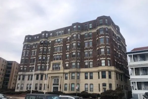 285 LYNN SHORE DR 409
