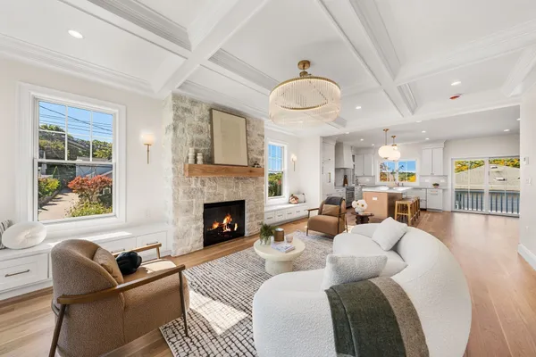4 CRESCENT RD 1