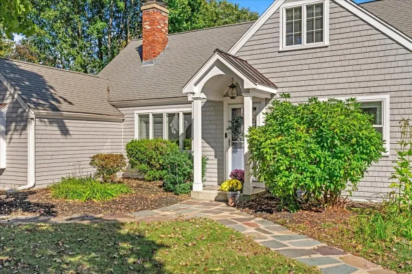 532 HATHERLY RD