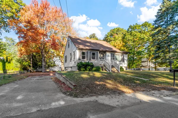 24 FAULKNER AVE