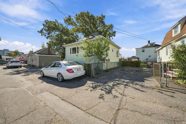 6 ALICE ST