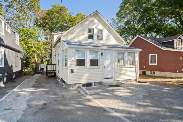 108 PALMER ST