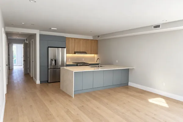 27 KENILWORTH ST 6