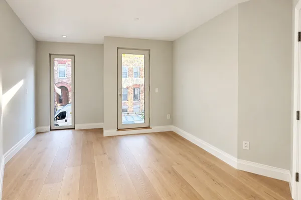 27 KENILWORTH ST 6
