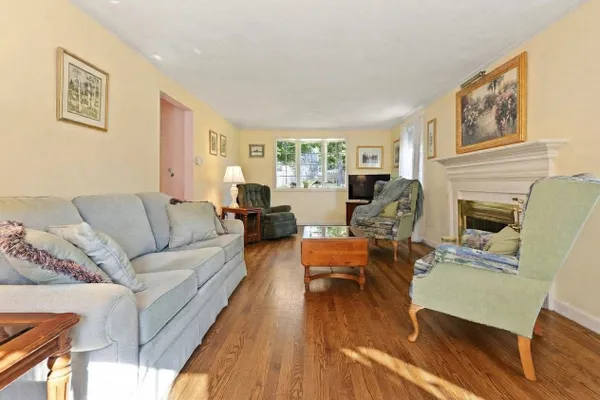 33 ARCADIA RD