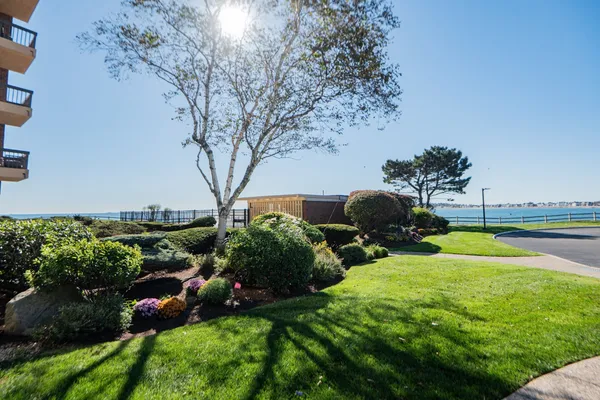 1 SEAL HARBOR RD 601