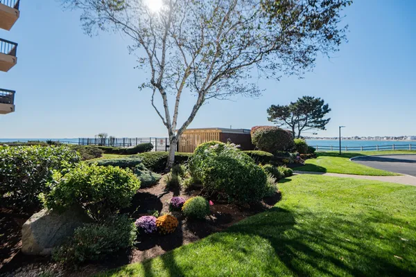 1 SEAL HARBOR RD 601