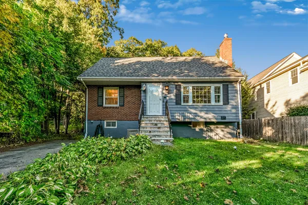 26 BROOKSIDE AVE