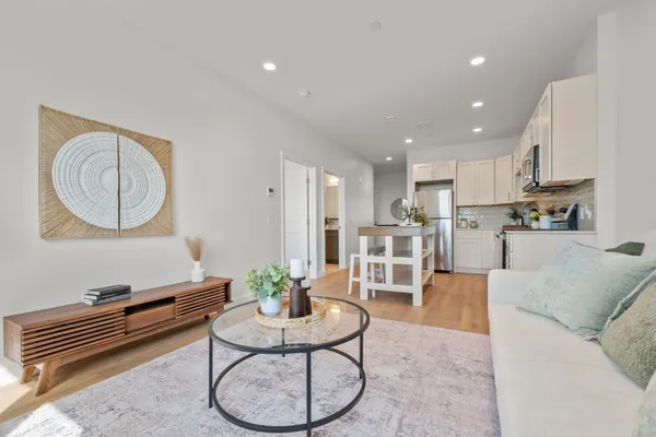 440 BROADWAY 307