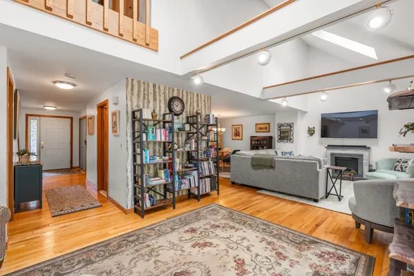 38 WOODLAND PARK DR 38