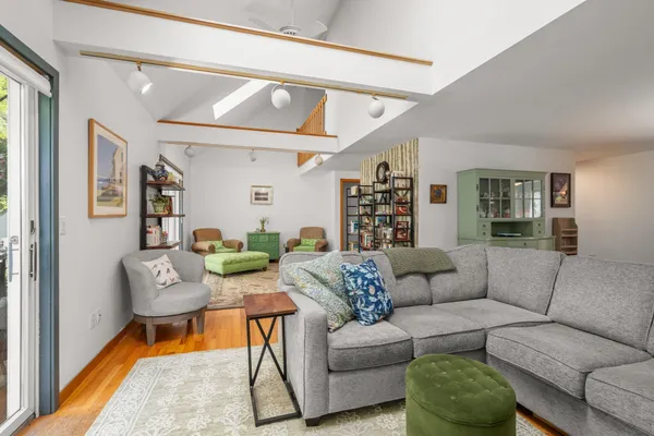 38 WOODLAND PARK DR 38