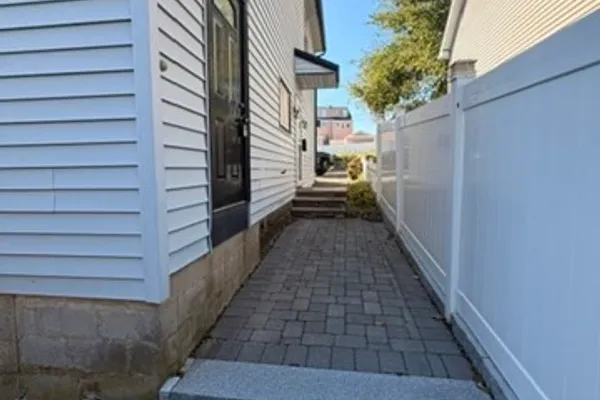 252 BELLINGHAM AVE