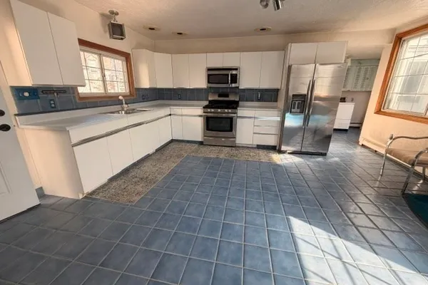 252 BELLINGHAM AVE