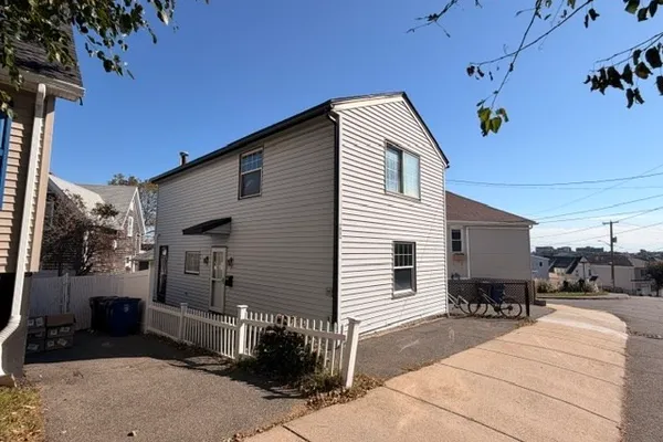 252 BELLINGHAM AVE
