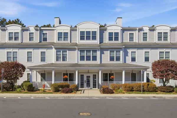 27 HARTLAND WAY 304