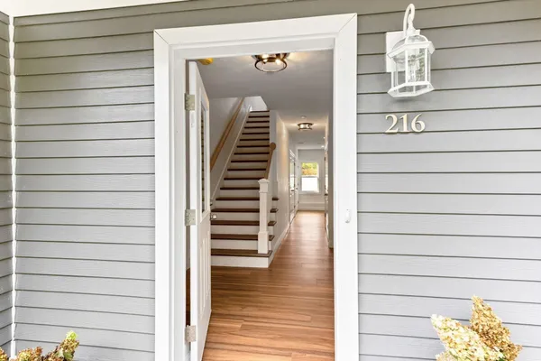 44 DEAN ST 204
