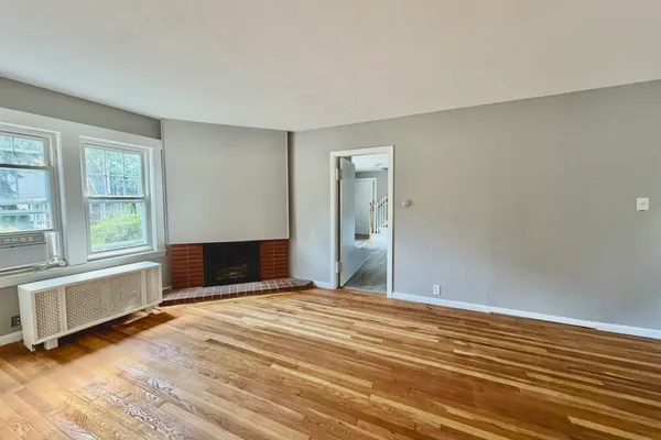 13 MERIAM ST