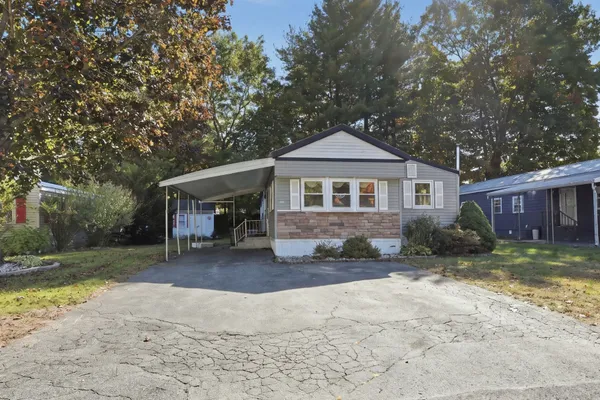 22 CHRISTIAN AVE