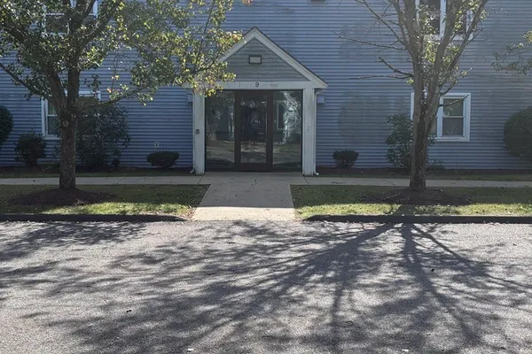 15 LONGWORTH AVE 231