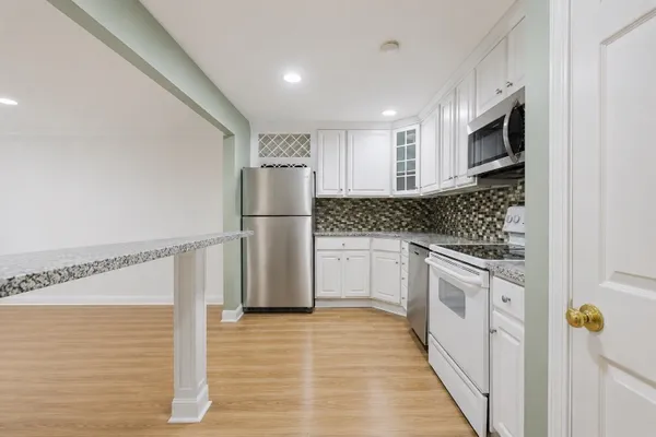 70 WARREN AVE 1-4