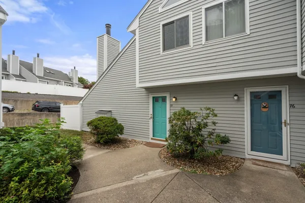 207 LAKE ST 77