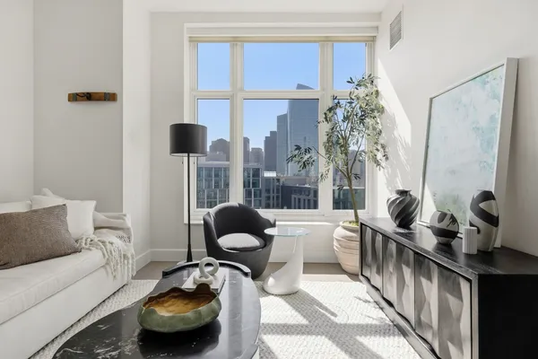 100 LOVEJOY WHARF 3C