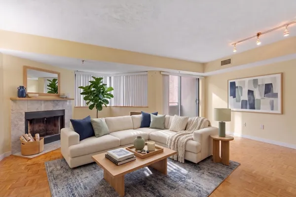 147 KELTON ST 717