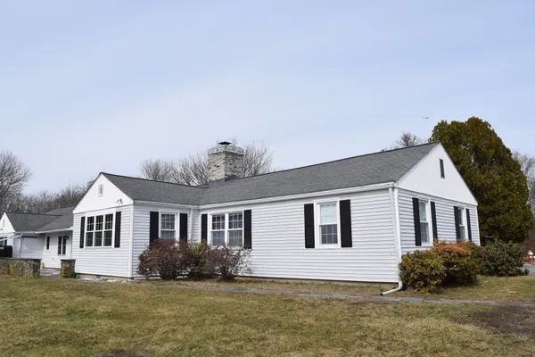 475 CEDAR AVE