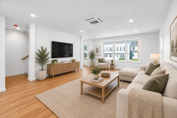 17 CROSBY ST B