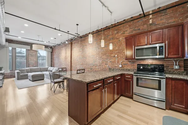 61 MARKET ST 3A