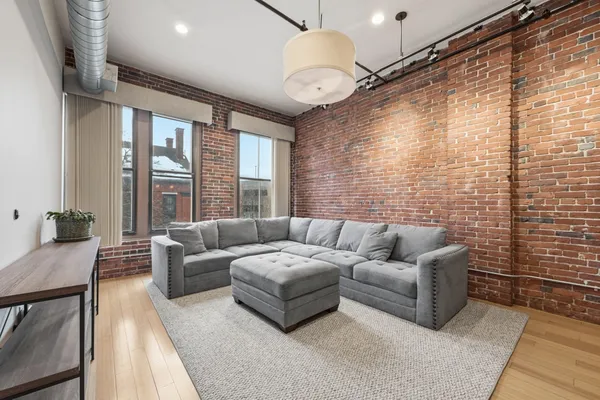 61 MARKET ST 3A