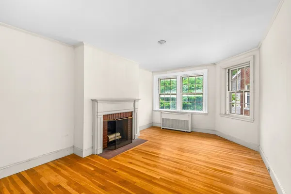 41 BOWDOIN ST 25