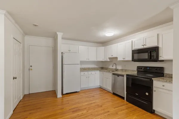 30 ABBEY RD 106