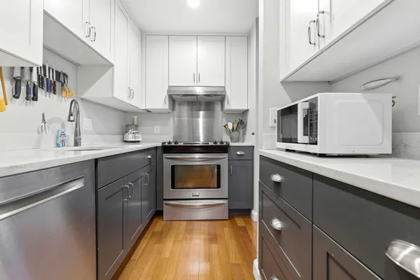 2 CLARENDON ST 301