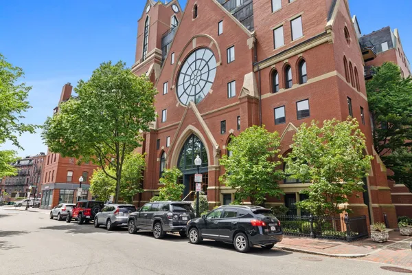 2 CLARENDON ST 301