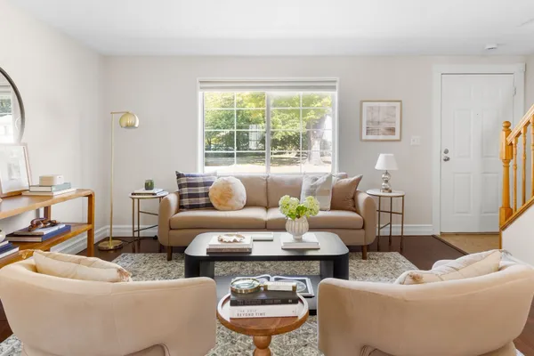 36 ROBERTS DR 36
