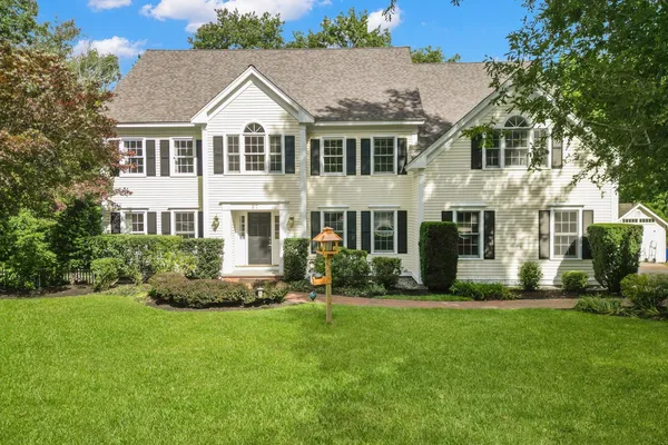 27 MORNINGSIDE DR