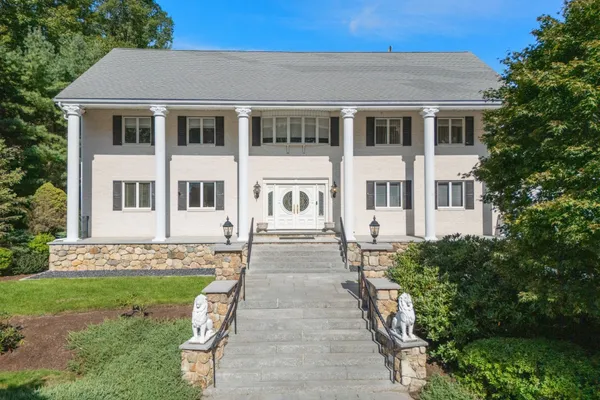14 GRAND HILL DR