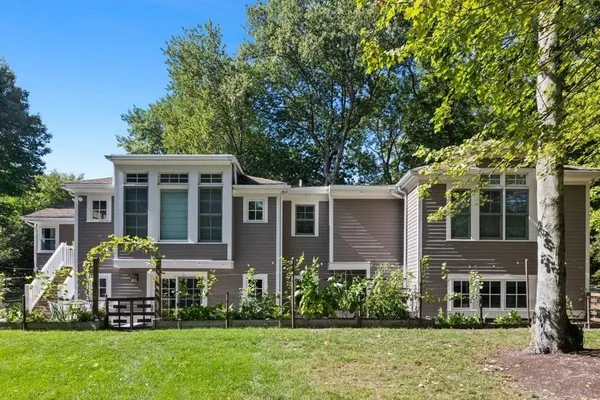 38 HUNNEWELL ST
