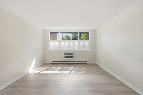 1323 WORCESTER RD E6
