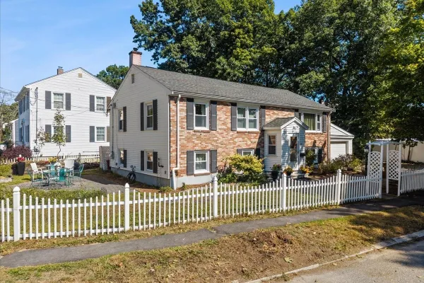 116 RUNNING BROOK RD