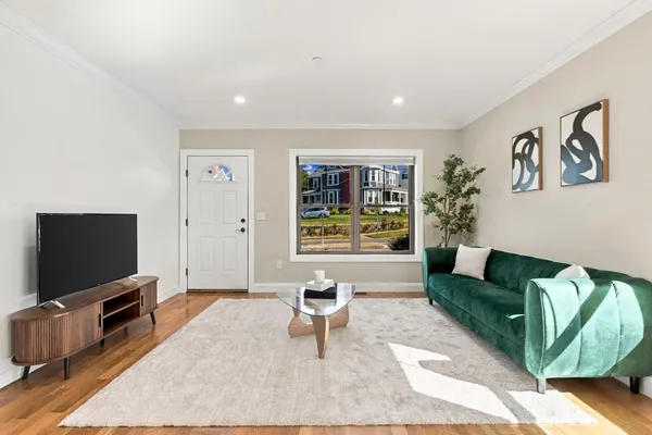 160 GREEN ST 1