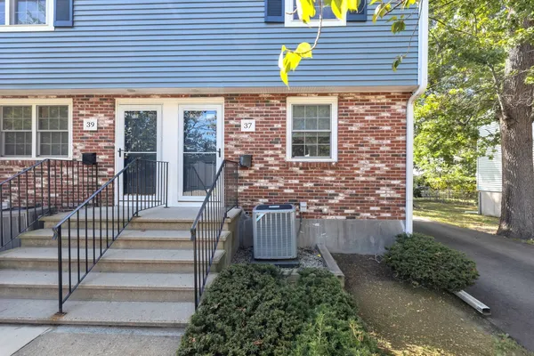 37 LEOMINSTER RD 37