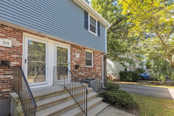 37 LEOMINSTER RD 37