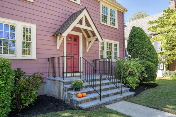 21 ALLEN AVE