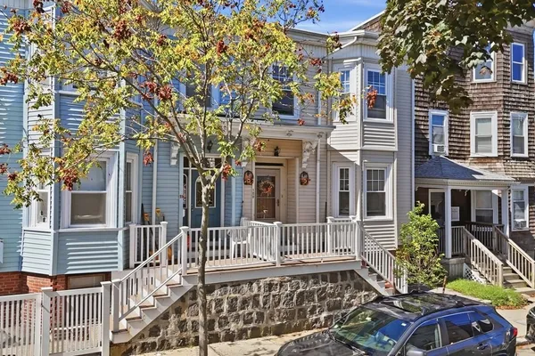 100 BUTTONWOOD ST