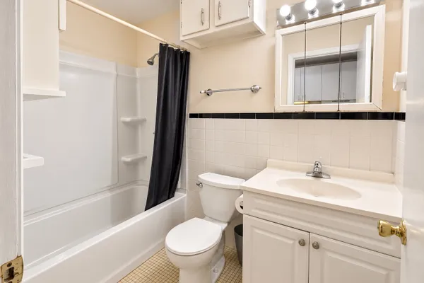 6 VENICE ST F2