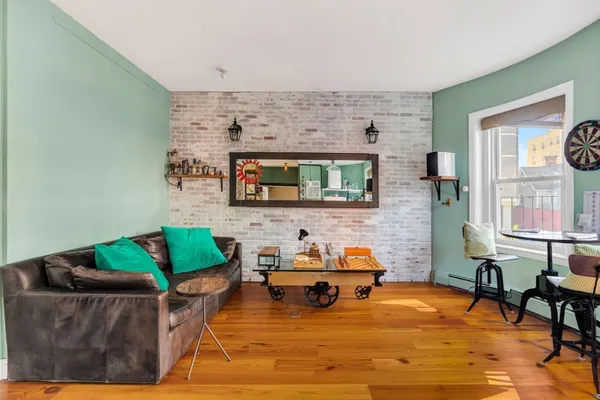 863 MASSACHUSETTS AVE 32