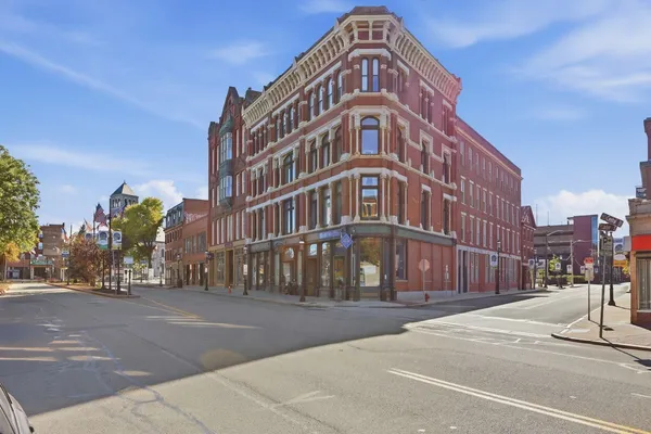 219 CENTRAL ST 2B