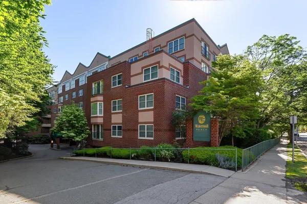 1 WATERMILL PL 121